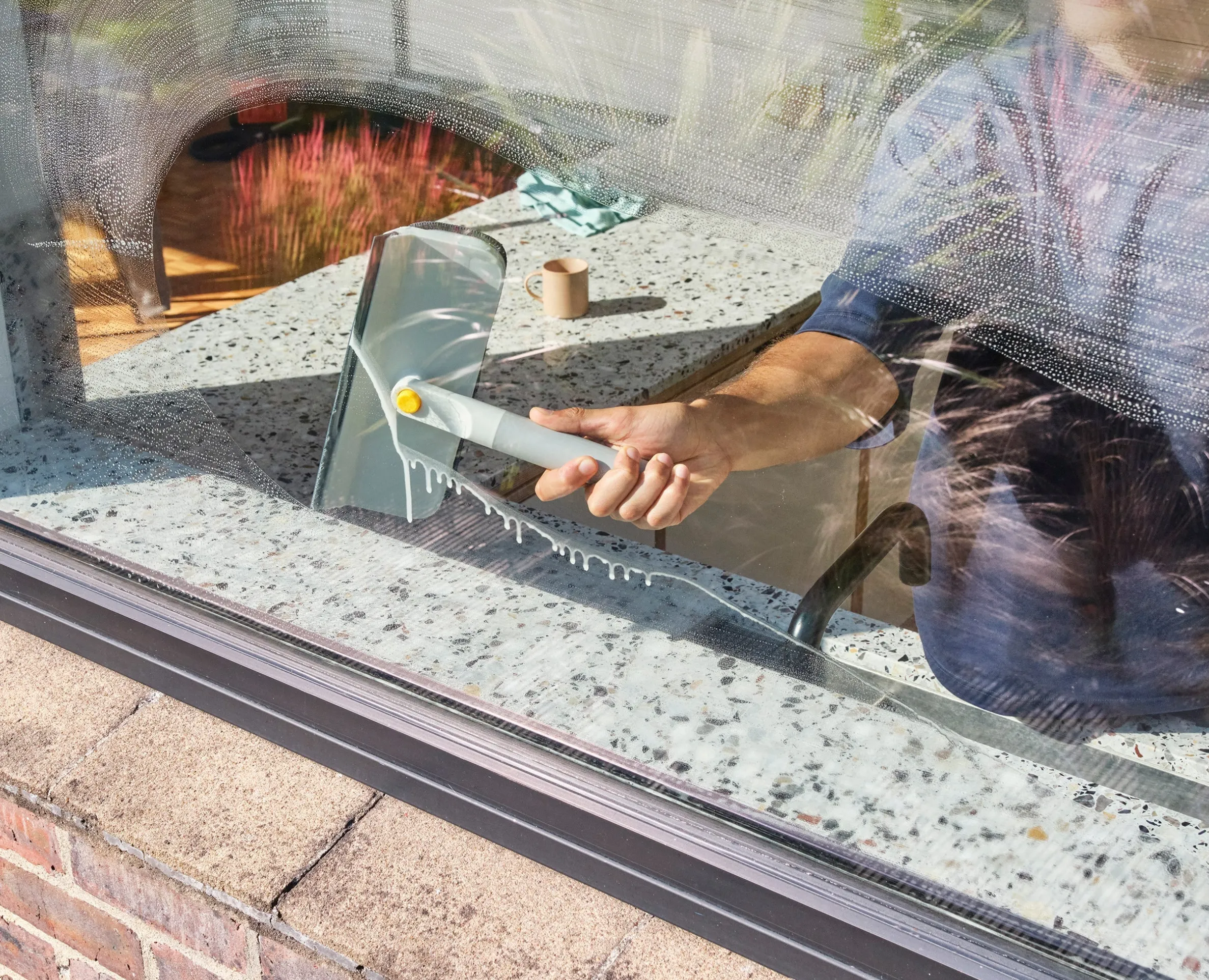 Outil de Nettoyage de Vitres 2-en-1 avec Manche Télescopique CleanTech™