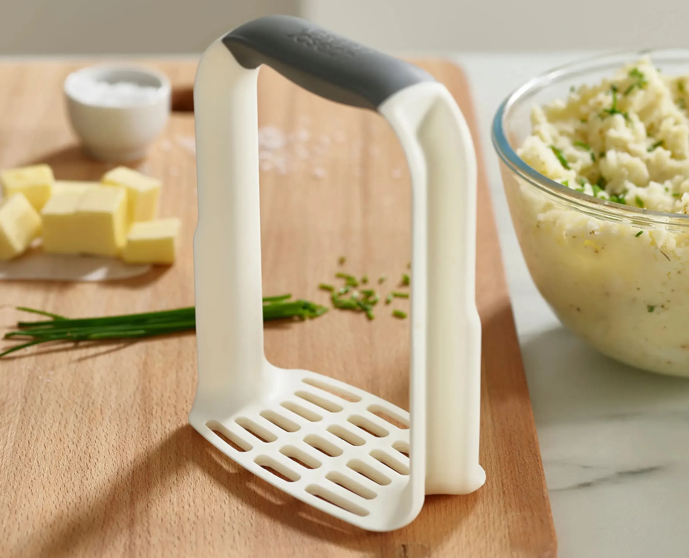Presse-Purée Ergonomique Blanc Easy-Mash™