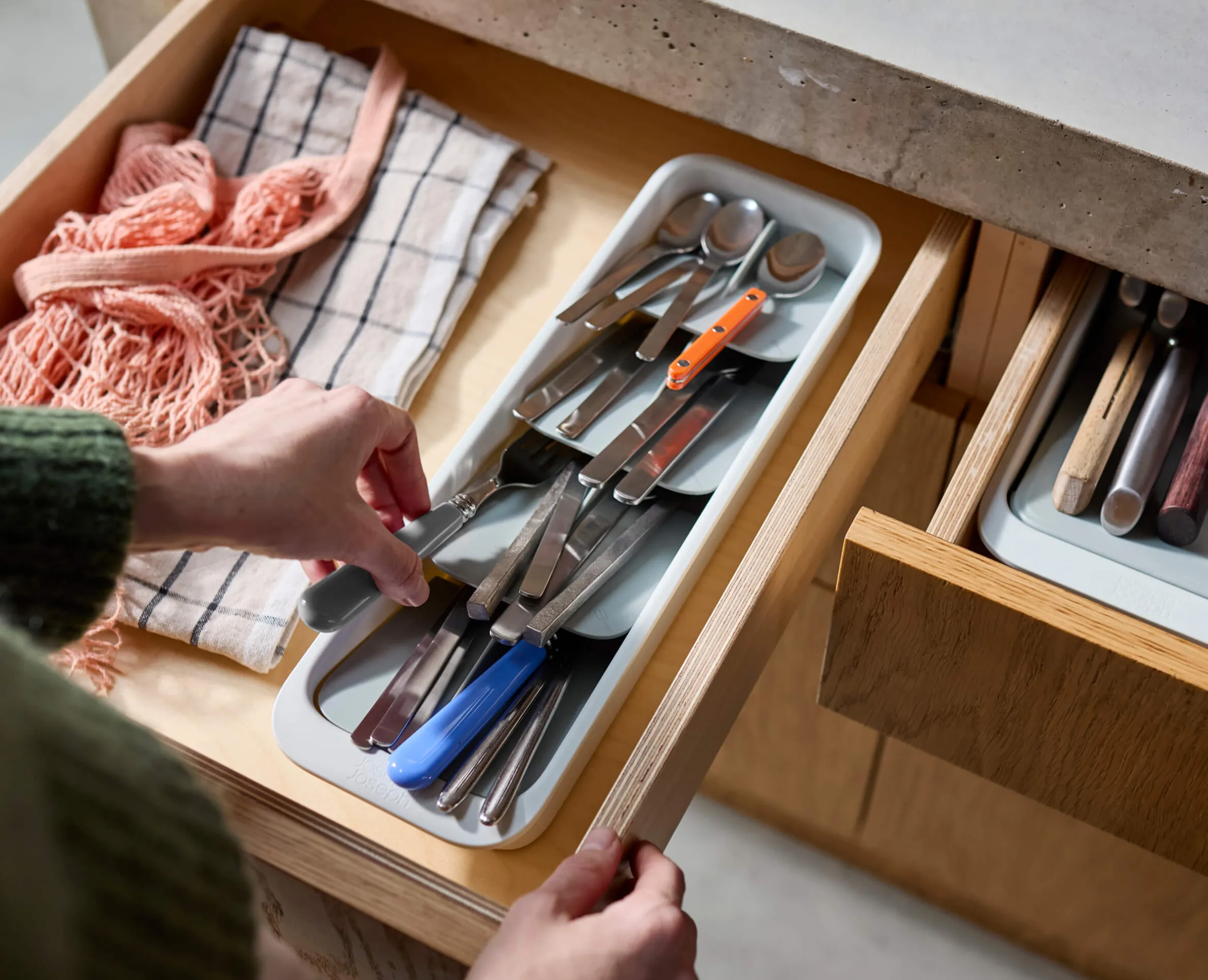 Set de 2 Range-Couverts et de Couteaux Compacts à Plusieurs Niveaux Drawerstore™